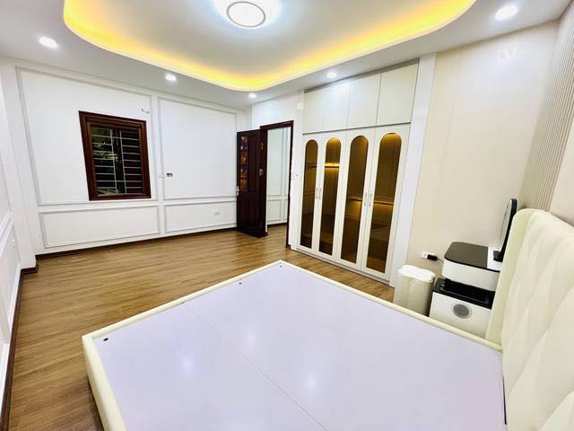 Nhà phố Đê La Thành , Ba Đình , diện tích 31m2, mặt tiền 8.4m, 5 tầng . Giá chỉ 7.2 tỷ - Ảnh 2
